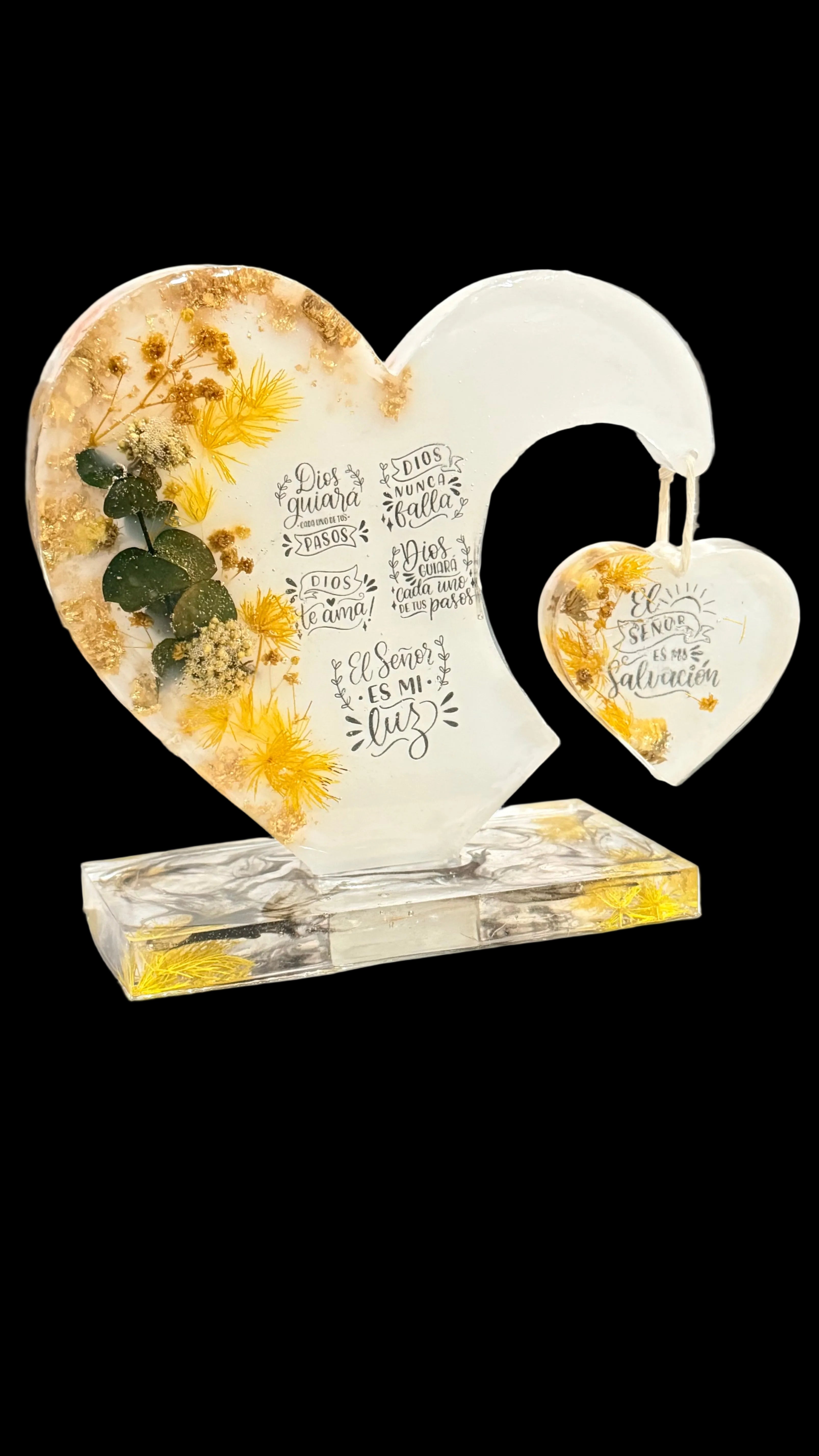 Real flower encapsulated Double Heart